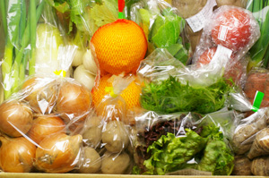 2月25日の無施肥無農薬栽培と自然栽培の定期宅配Lセット/玉ねぎ、ジャガイモ(男爵)、サツマイモ、ニンジン、海老芋、小かぶ、小松菜、九条ネギ、甘夏みかん、トマト、大根、葉玉ねぎ、水菜、サラダセット